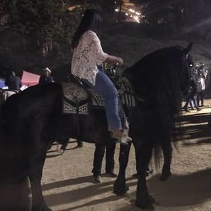 Meet your Posher, Yadira